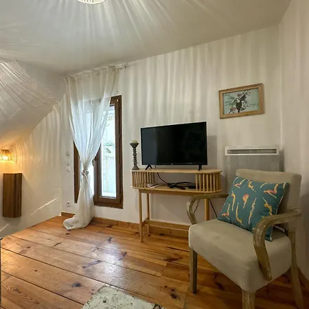 Holiday home Maison Mado